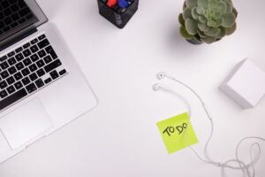 Scopri di più sull'articolo 9 prompt per usare ChatGPT al lavoro: esempi pronti da copiare